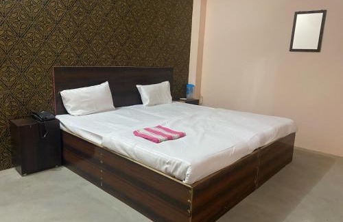 Jhansi Hotel | Hotel O Shubh Inn