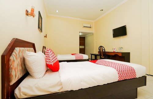 Probolinggo Hotel | Hotel O Tampiarto
