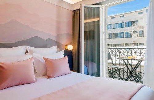 South West Hotel | Hotel Oasis Unit OF Gross Inn Near IGI Airport