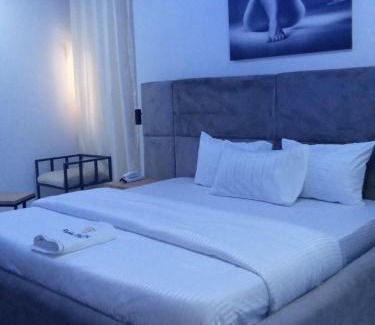 Lagos Hotel | Hotel Padelia Apartment Airport Road Lagos