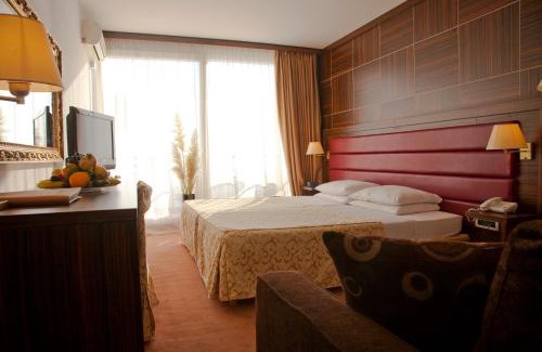 Petrovac Hotel | Hotel Palas