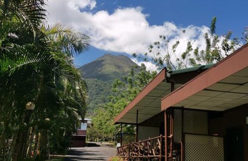 Barrio Pilo Hotel | Hotel Palmera Real Hot Springs