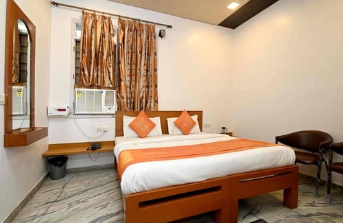 Sindhi Camp Hotel | Hotel Paradise Continental