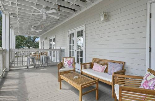 Pass Christian Apartment | Hotel Pass Christian King Suite 202