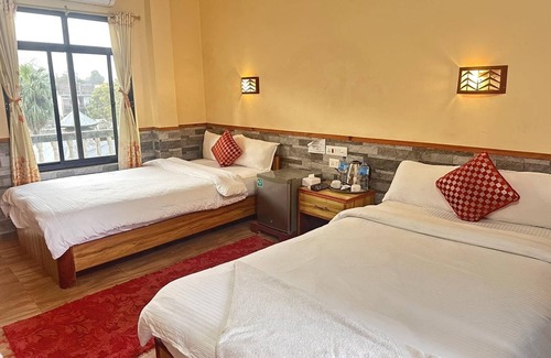 Sauraha Hotel | Hotel Peacock
