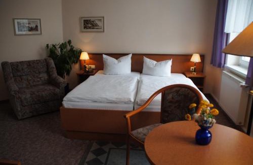 Ostseebad Kuhlungsborn House | Hotel-Pension Seeblick