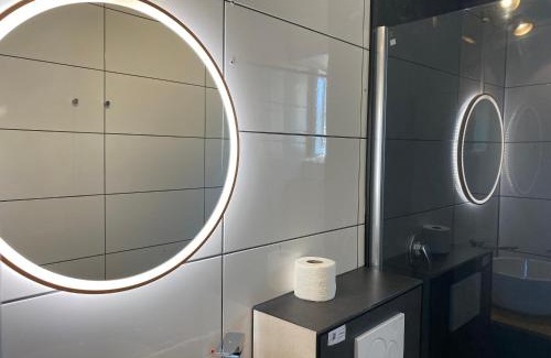 Friedrichstadt Hotel | Hotel Petite Königsallee SELF CHECK-IN