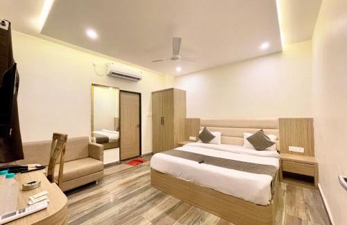 Ujjain Hotel | HOTEL PRAKASH INN ! UJJAIN होटल प्रकाश fully-Air-Conditioned hotel at prime location with Wifi & Parking availability, Newly constructed and Luxurious Rooms - 2