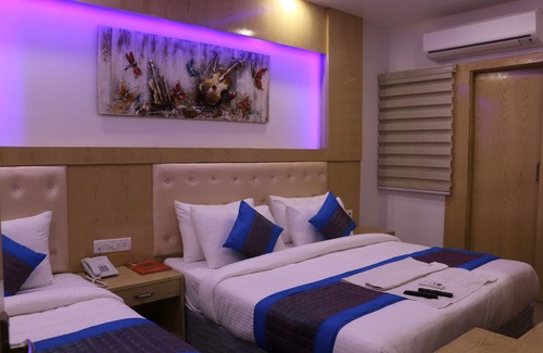 Paharganj Hotel | Hotel Prince Palace Deluxe