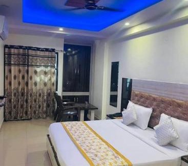 Mahipalpur Hotel | Hotel R