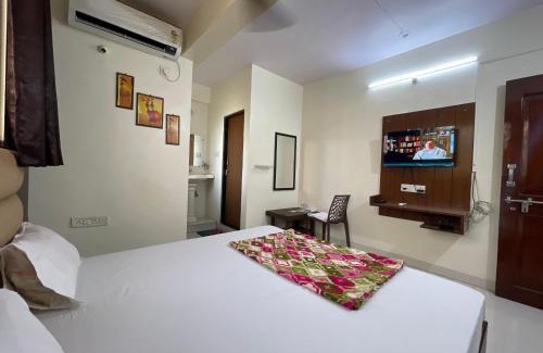 Piparia Hotel | Hotel Radha krishna regency