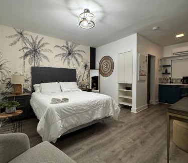 Little Havana Hotel | Hotel Rainbow - Miami - Little Havanna