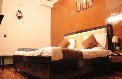 Barli Hotel | Hotel Rajat Residency