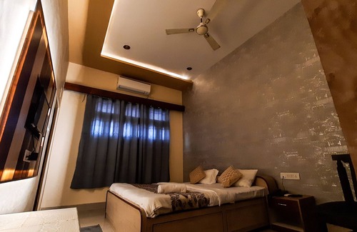 Varanasi Hotel | Hotel Rajyashree Palace