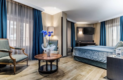 Old Town Hotel | Hotel Reina Cristina