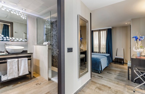 Old Town Hotel | Hotel Reina Cristina