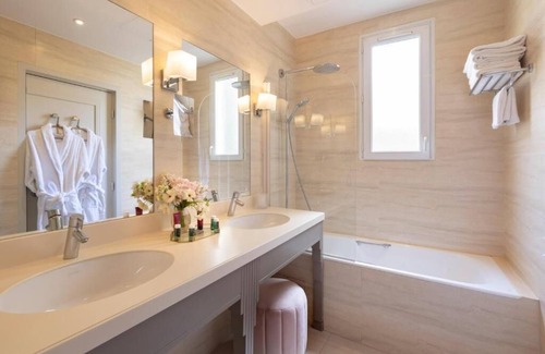 Porte-Dauphine Hotel | Hotel Residence Foch