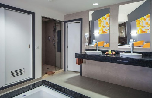 Downtown Cancun Resort | Hotel Riu Cancun - Adults Only - All Inclusive