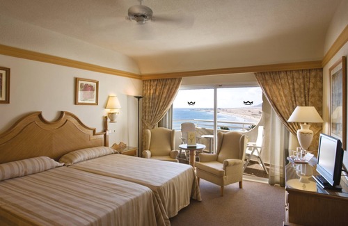 Corralejo Hotel | Hotel Riu Palace Tres Islas