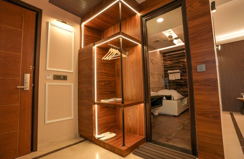 Knowledge Park III Hotel | Hotel Rj