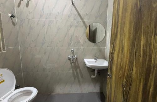 Ballygunge House | Hotel Rocking Yash Stays