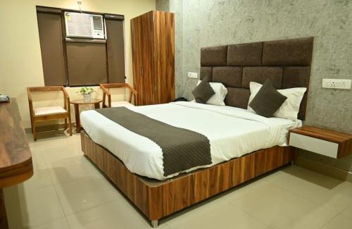 Varanasi Hotel | Hotel Roshan