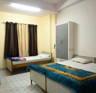 Varanasi Hotel | Hotel Roshan