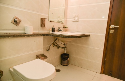 Delhi Hotel | Hotel Royal Avenue By F9 Hotels