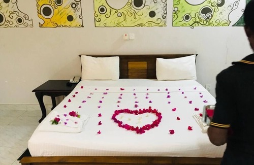 Gonawala Hotel | Hotel Royal Grand Paradise