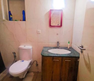 Gomti Nagar Hotel | Hotel Royal King