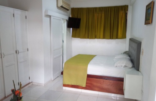 Mata Hambre Hotel | Hotel Royal Palace