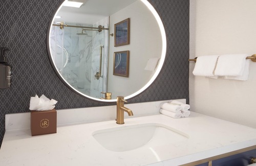 Urbana Hotel | Hotel Royer Urbana Champaign, Tapestry Collection by Hilton