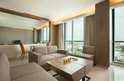 Palembang Hotel | Hotel Santika Radial Palembang