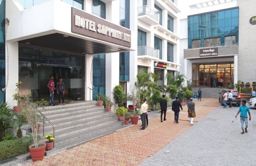 Siwan Hotel | Hotel Sapphire Inn Siwan With AC Room