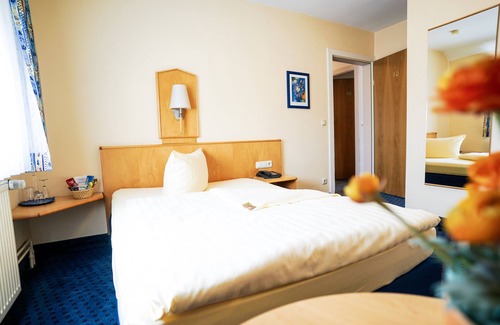 Neu-Isenburg Hotel | Hotel Sauer Garni
