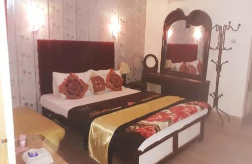 Punjab Hotel | Hotel Shelton Inn