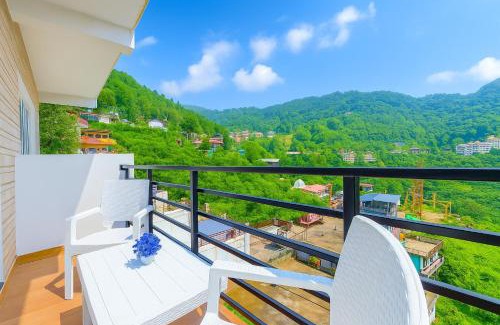 Mussoorie Hotel | Hotel Shiva Lake Mussoorie - 360 Degree View - Free Parking