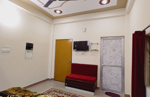 Ayodhya Hotel | Hotel Shree Venkatesh Nilayam
