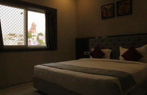 Nathdwara Hotel | Hotel Shri Anand Dham, Nathdwara - 125 Meters away from the temple