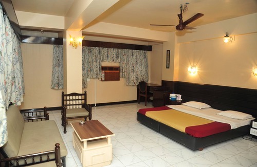 Navarangpura Gam Hotel | Hotel Siddhartha Palace