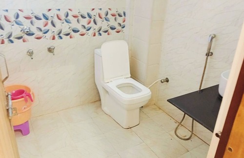 Mathura Hotel | Hotel Silver Oaks Inn Mathura
