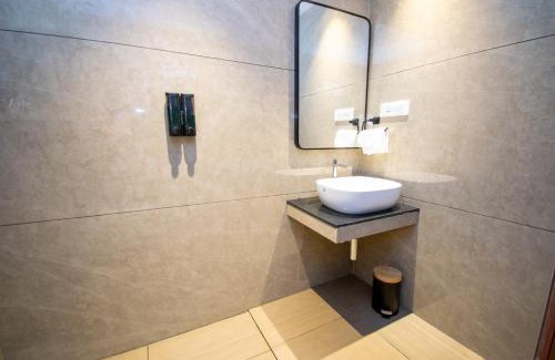 Bengaluru Hotel | Hotel Sing 65
