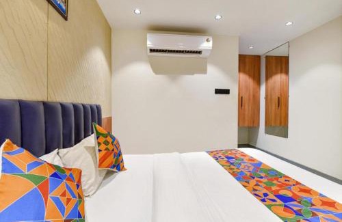 Vrindavan Hotel | Hotel Solitaire Tower - Top Rated Area- In house Parking