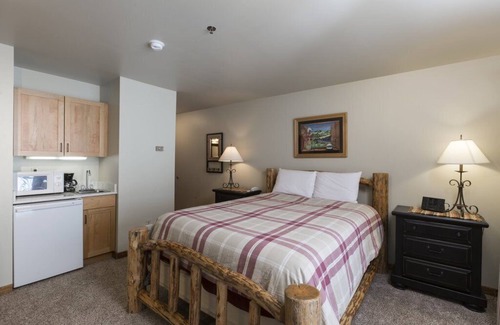Whitefish Hotel | Hotel Style Room in the Heart of Whitefish Mountain Resort Village