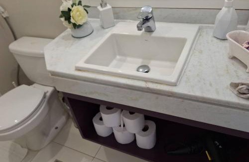 Pinheiros Apartment | HOTEL & SUÍTES CORAÇAO DA FARIA LIMA , CONFORTO para SEUS HÓSPEDES, DUAS CAMAS , KING SIZE , SOLTEIRO BOX
