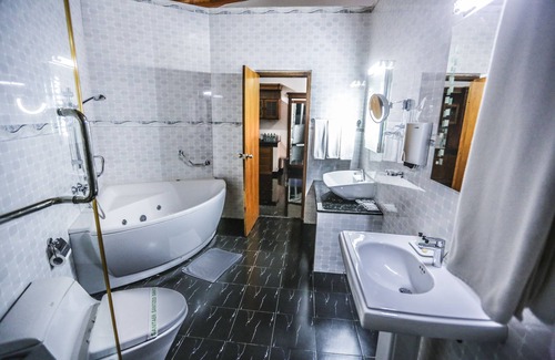New Town Hotel | Hotel Sudu Araliya