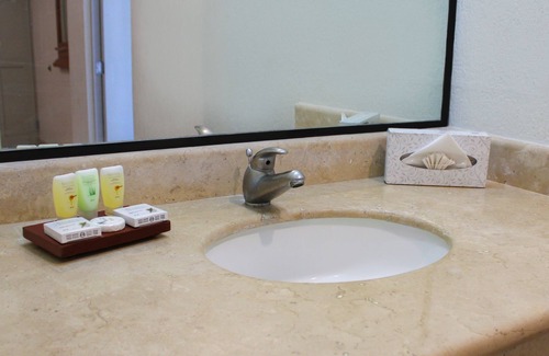 Villahermosa Hotel | Hotel & Suites Real del Lago