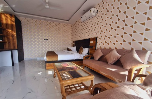 Mayapur Hotel | Hotel Surya Inn