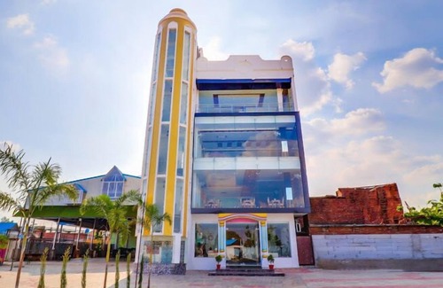 Basti Hotel | Hotel The Grand Bhavya Palace