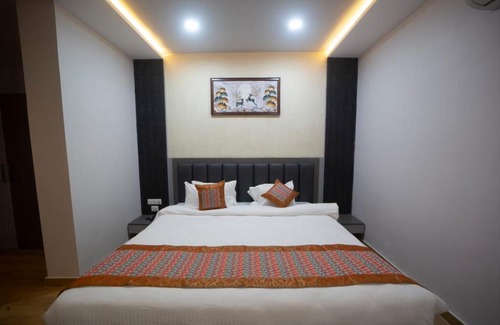 Varanasi Hotel | Hotel The Pearl